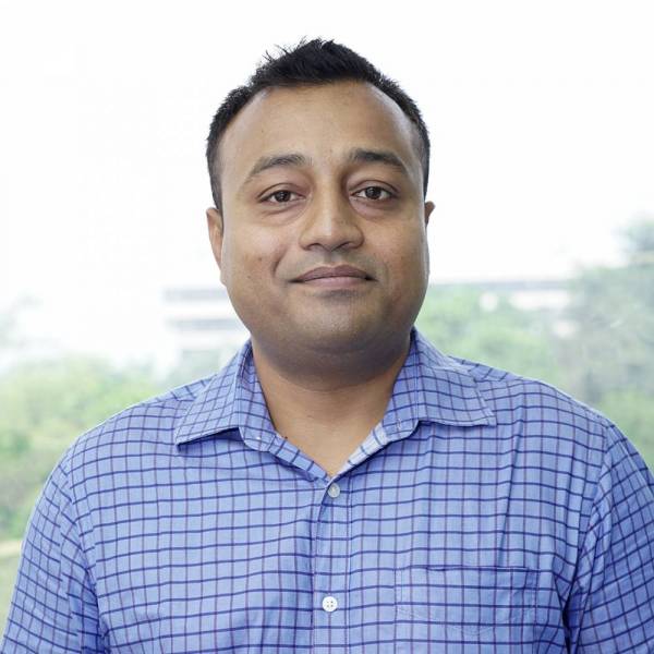 Abhishek Saxena, Executive